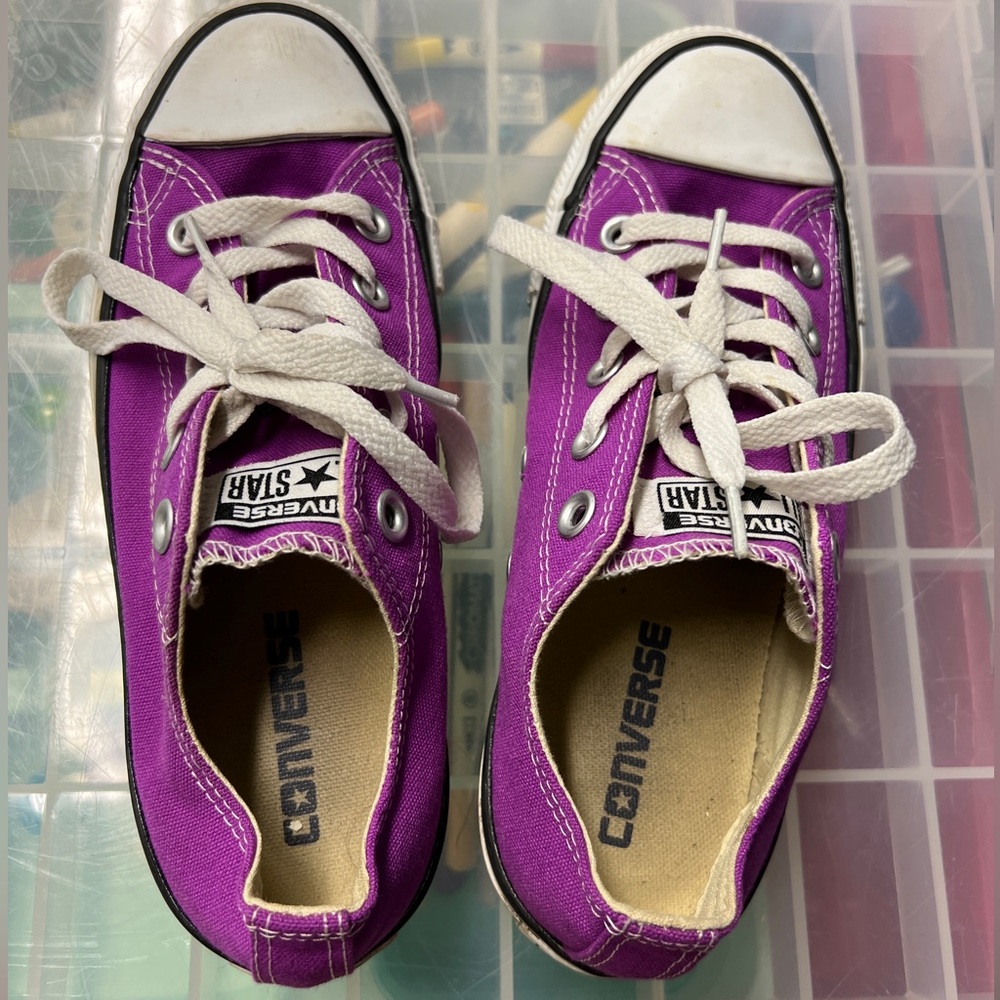 Purple converse only worn once!